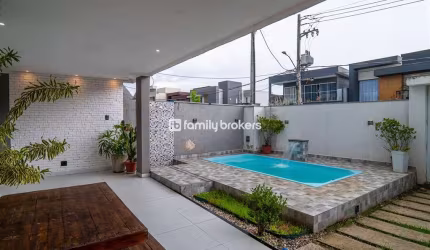 EXCELENTE CASA TRIPLEX DE 5 QUARTOS | 180M² | VISTA INDEVASSÁVEL - VARGEM PEQUENA