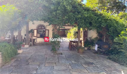 CASA DE ALTO PADRÃO: 1.642M² | 4 SUÍTES | ÁREA DE LAZER + CASA ANEXA - VARGEM GRANDE
