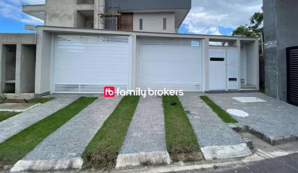 EXCELENTE CASA DE 220M² | 4 SUÍTES | ÁREA DE LAZER COM PISCINA - VARGEM PEQUENA