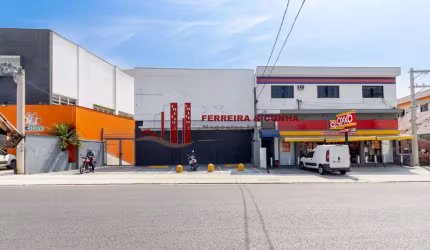 Galpão comercial 400m² no bairro Santana.