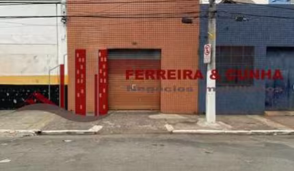 Galpão 245m² para locação no bairro do Canindé.