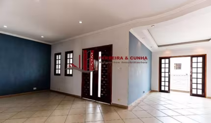 Casa Sobrado 262m² para venda no bairro Vila Mazzei.