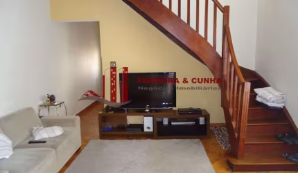 CASAS COM AMPLO TERRENO PARA VENDA NO BAIRRO VILA PAIVA.
