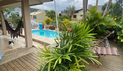 Casa com piscina