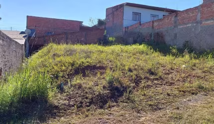 Terreno 200m2 com ótima infraestrutura