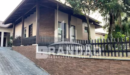 Casa na Ilha da Figueira - Jaragua do Sul com suíte mais dois dormitórios