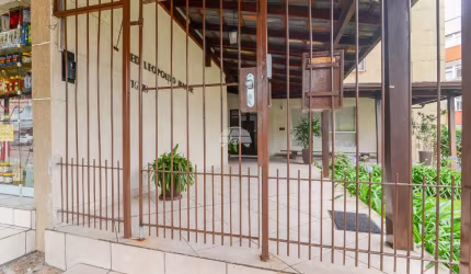 APARTAMENTO CENTRO CÍVICO. 3 DORM. VAGA LIVRE E COBERTA.