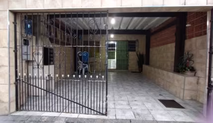 IMPERDÍVEL CASA LADO PRAIA COM VAGA 220 MIL