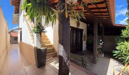 Casa com 3 quartos à venda na Rua Raimundo da Costa Carvalho, Manoel Corrêa, Conselheiro Lafaiete, 364 m2 por R$ 850.000