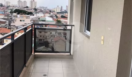 Apartamento à Venda - 3 Dorm (1 Suíte) 1 Vaga - Cond. c/ 2 Piscinas e Bosque Privativo