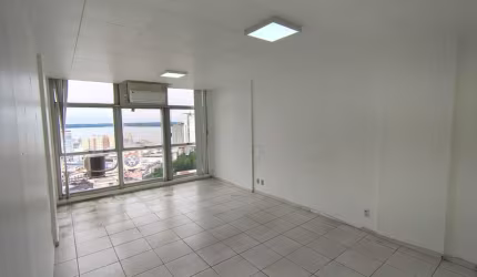 Aluga-se Sala Comercial no Ed. Manaus Shopping Center, no 17º andar, Centro, Manaus