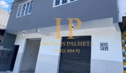 Vende-se prédio comercial com 3 apartamentos e ponto comercial no Coroado