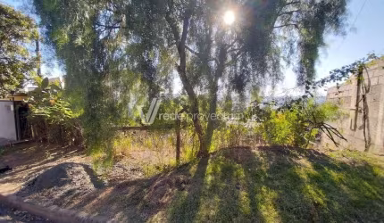 Terreno à venda no Colina dos Pinheiros, Valinhos  por R$ 390.000