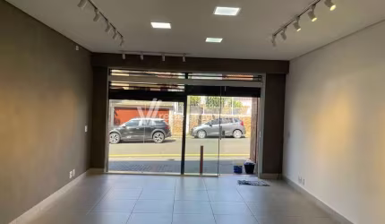 Sala comercial para alugar na Rua Treze de Maio, 681, Centro, Valinhos, 33 m2 por R$ 2.650