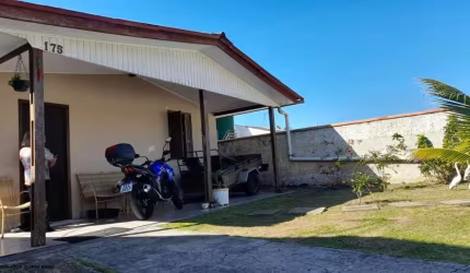 Casa para Venda em Guaratuba, Balneário Coroados, 3 dormitórios, 1 banheiro, 3 vagas