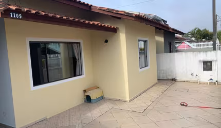 Excelente Casa para Venda no bairro Brejatuba, localizado na cidade de Guaratuba / PR.