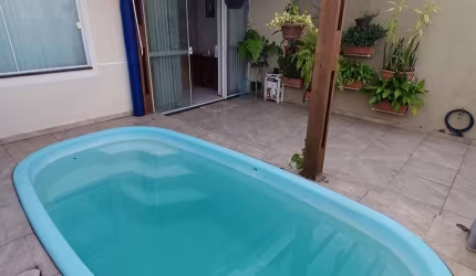 Excelente casa com piscina para locação diária em Guaratuba!