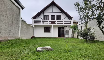 Ótimo sobrado à venda no Balneário Nereidas