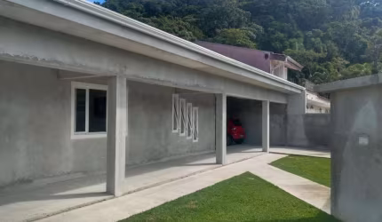 Casa para Venda em Guaratuba, Centro, 3 dormitórios, 1 suíte, 2 banheiros, 2 vagas