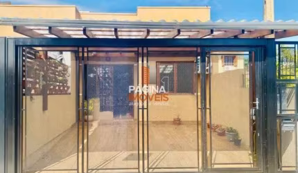 Página 1 Imóveis anuncia excelente casa de 2 dormitórios, com móveis planejados e piscina, no bairro Parque da Matriz em Cachoeirinha/RS. - CA306