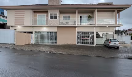 Sobrado Residencial com ampla sala comercial