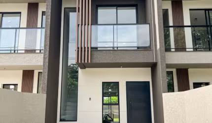 OPORTUNIDADE! Casa Sobrado a venda com 03 dormitórios - Rio vermelho