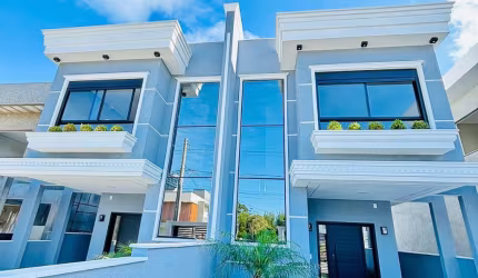 Oportunidade Imperdível na Praia dos Ingleses! Casa Alto padrão em localização estratégica.