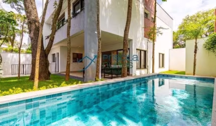 Casa Reformada, com 4 suítes, no Jardim dos Estados
