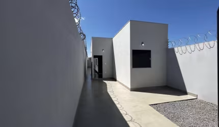 Casa para Venda em Montes Claros, Jaraguá, 3 dormitórios, 1 banheiro, 2 vagas