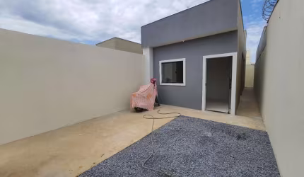 Casa para Venda em Montes Claros, Acácias, 2 dormitórios, 1 banheiro, 2 vagas