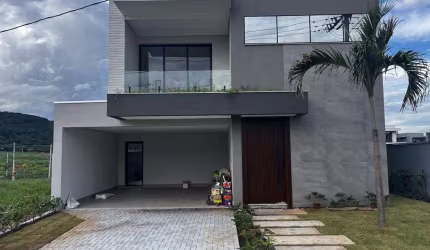 Casa em Condomínio para Venda em Montes Claros, Terras Alpha, 4 dormitórios, 1 suíte, 2 banheiros, 2 vagas