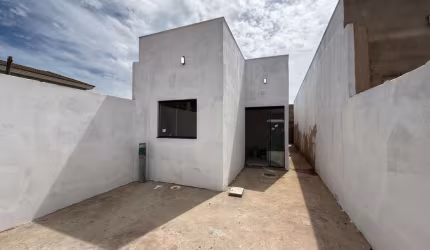 Casa para Venda em Montes Claros, Monte Carmelo, 2 dormitórios, 1 banheiro, 1 vaga
