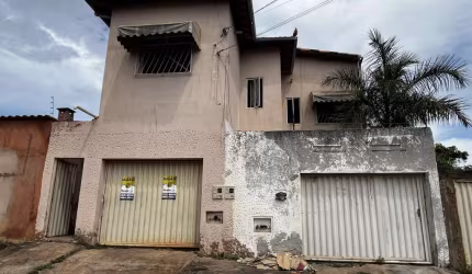 Casa para Venda em Montes Claros, Monte Carmelo, 3 dormitórios, 1 suíte, 2 banheiros, 1 vaga