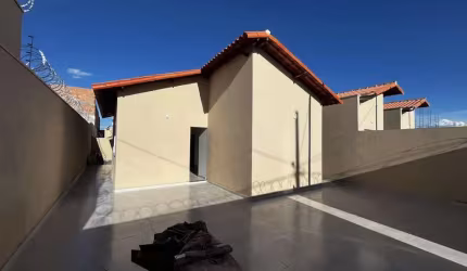 Casa para Venda em Montes Claros, Independência, 3 dormitórios, 1 suíte, 2 banheiros, 3 vagas