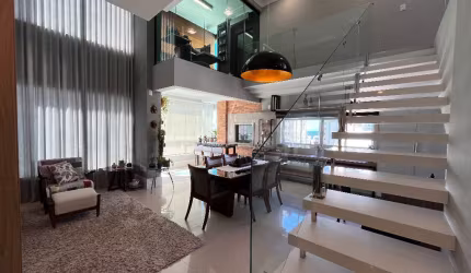 Apartamento Duplex de 3 suítes finamente mobiliado à 350m da praia no Centro de Balneário Camboriú
