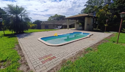 CASA E BARACÃO