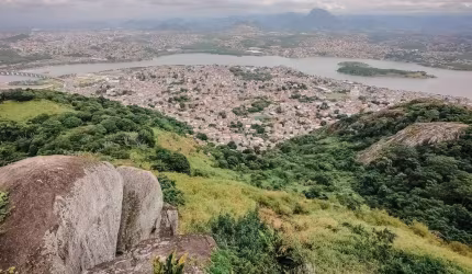 Chácara / sítio à venda na Deputado Clério Falcão, 1000, Comdusa, Vitória por R$ 18.150.000