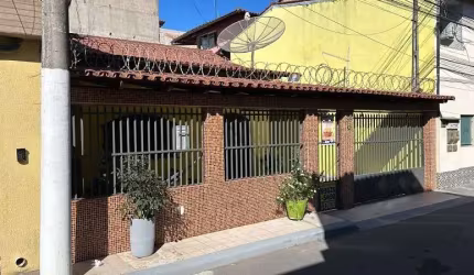 Casa com 4 quartos à venda na D Um, 39, Conjunto Carapina I, Serra por R$ 790.000