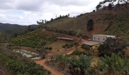 Chácara / sítio à venda na Garrafão (santa Maria de Jetibá), 1, Zona Rural, Santa Maria de Jetibá por R$ 1.200.000