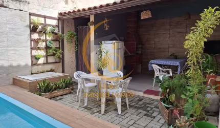 Casa para Venda em Niterói, Maravista, 3 dormitórios, 1 suíte, 3 banheiros, 2 vagas