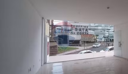 Oportunidade Imperdível: Sala Comercial em frente ao Shopping Praia da Costa em Vila Velha!