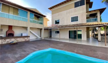 Casa triplex de frente para o mar em Interlagos, Vila Velha ES.