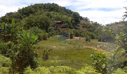 Um refúgio de tranquilidade e beleza natural de 8.000m² à venda em Santa Maria de Jetibá, ES!
