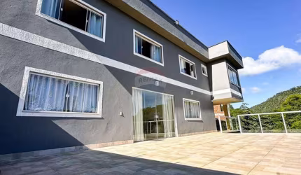 Casa Duplex com 4 Quartos, Suíte e Quintal – Localização Privilegiada em Domingos Martins