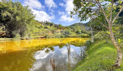 Sítio com 30.000 mt², Lago Privativo, 3 Quartos, Suíte, Energia Solar, ótimo acesso em Domingos Martins