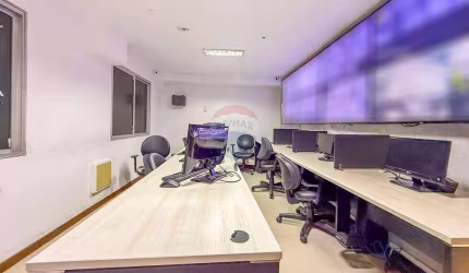 Prédio Comercial à Venda em Jardim América – 330m², 8 Vagas, Gerador e Estrutura Completa