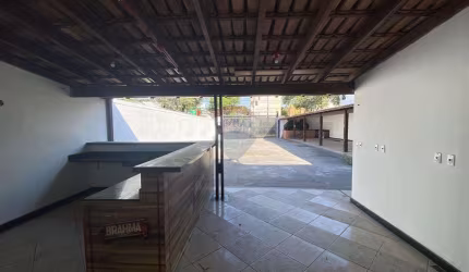 IMÓVEL COMERCIAL AMPLO E ADAPTÁVEL EM MATA DA PRAIA NA ÁREA GASTRONÔMICA.