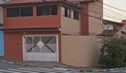Sobrado à venda na Vila Curuçá com 100m² 3 dormitórios 1 suíte 3 banheiros 2 vagas