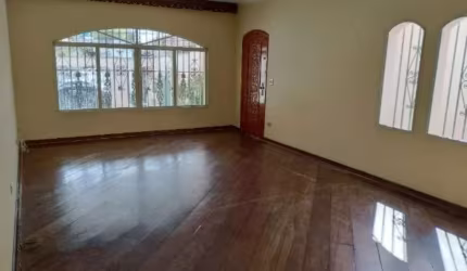 Sobrado à venda no Jaguaré com 270m² 3 dormitórios 1 suíte 3 banheiros 3 vagas