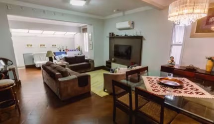 Casa à venda com 240m², 3 quartos e 2 vagas na Lapa
